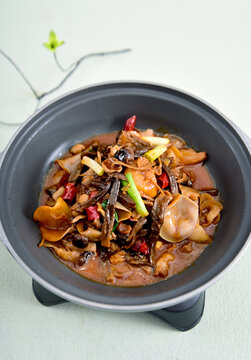 干锅茶树菇