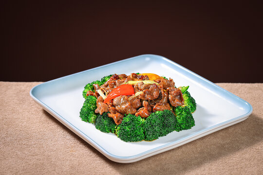 西兰花炒面肉