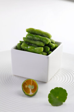 煮毛豆