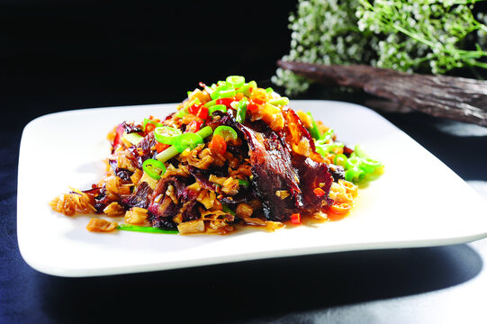 白辣椒炒腊牛肉