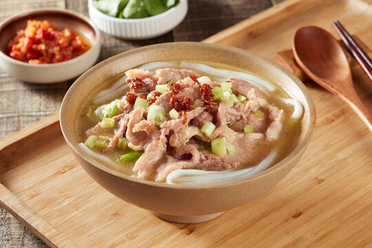 瘦肉河粉