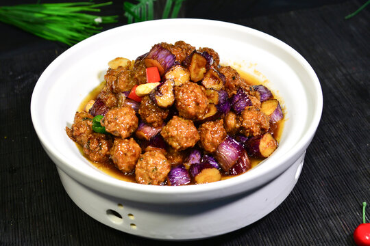 肉圆烧杭茄