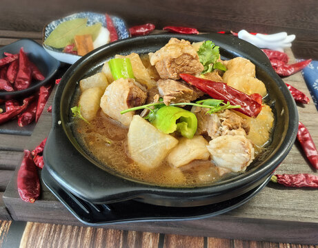 砂锅牛腩