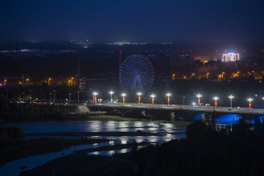 伊宁市夜景