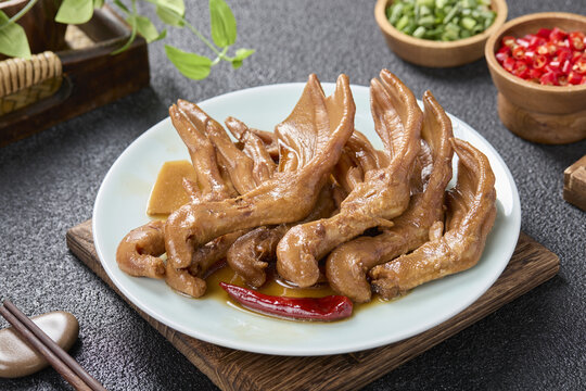 卤鸭掌