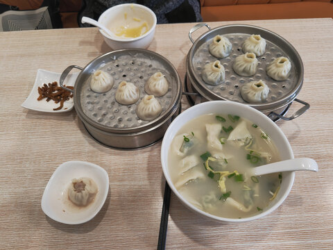 小笼包