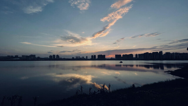 梧州苍海湖公园的落日
