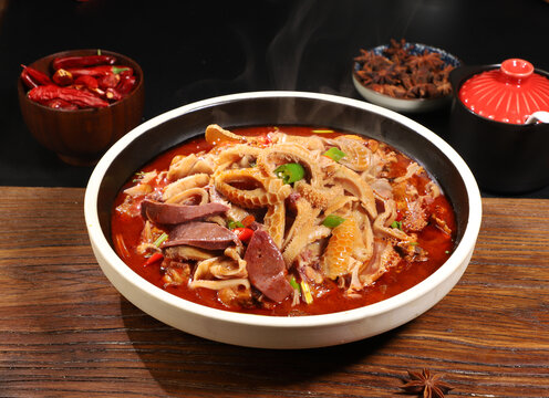 砂锅牛杂煲