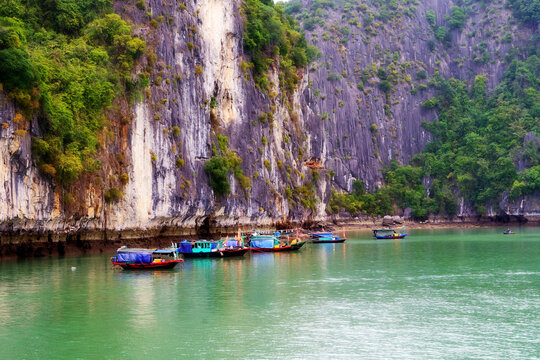 下龙湾风光
