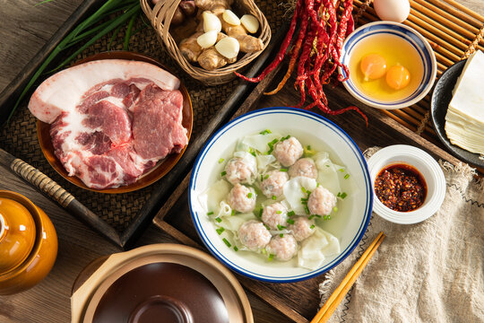 鲜肉馄饨