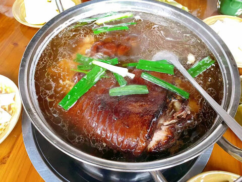 红烧肘子