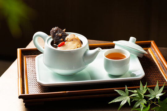 原盅功夫松茸炖辽参