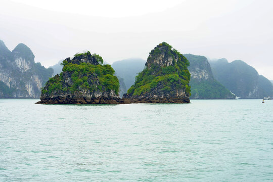 下龙湾海上峰林