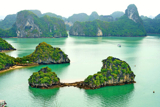 俯瞰下龙湾