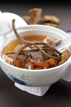 茶树菇老鸭汤