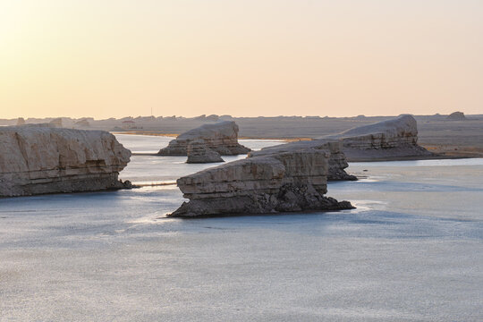 青海省乌素特水上雅丹地质公园风景