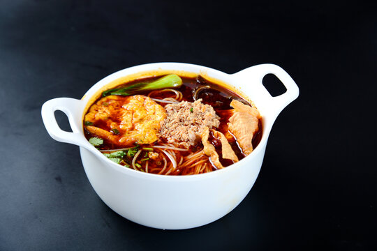 麻辣肉酱米线