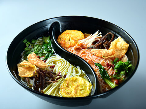 米线鸳鸯藤椒麻辣