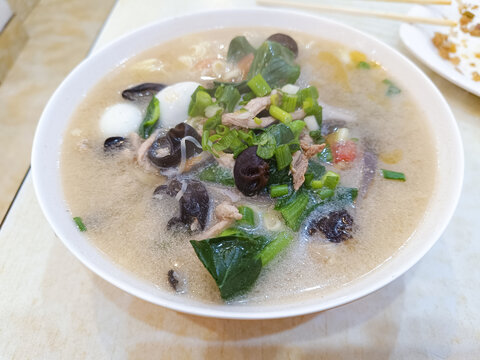 肉丝煲