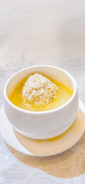 扬州美食淮扬菜蟹粉狮子头