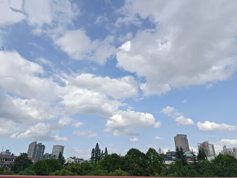 蓝天