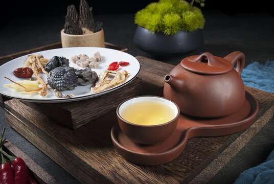 滋补乌鸡汤