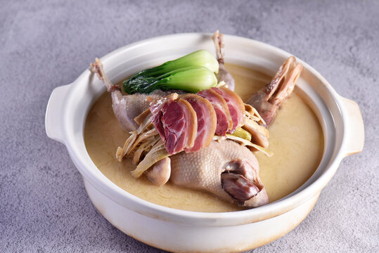 老鸭煲