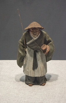 古代彩塑老渔翁