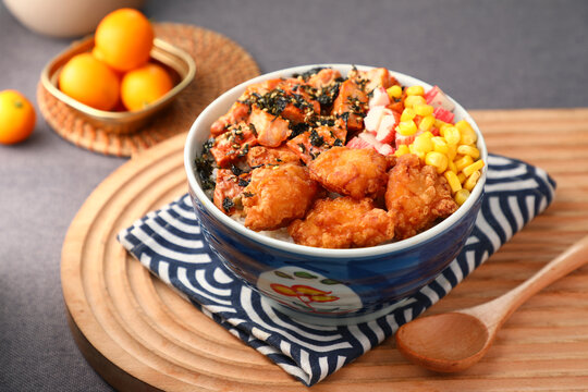 鸡腿双拼饭