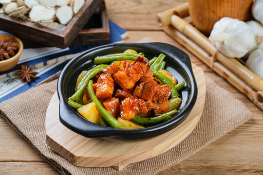 红烧肉炖土豆豆角