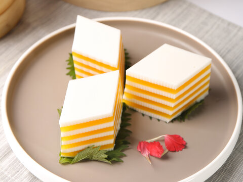 椰汁千层糕香芒椰汁千层糕