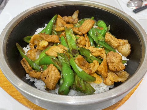 小炒肉拌饭