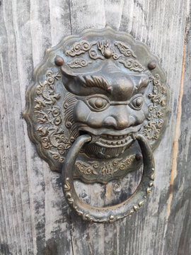 中式大门铺首