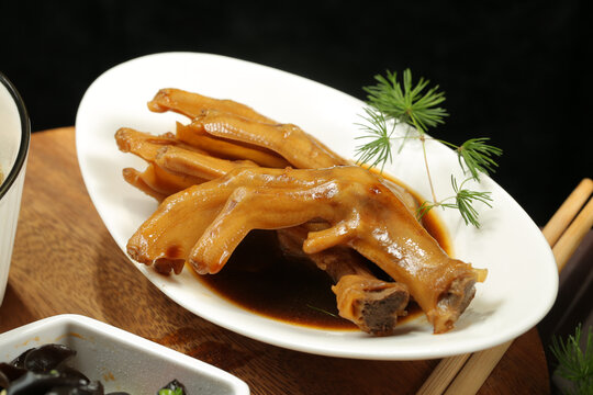 卤菜鸭掌