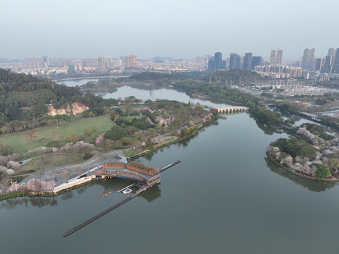 顺峰山公园龙舟博物馆