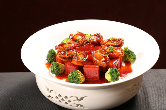 红烧肉焖鲍鱼