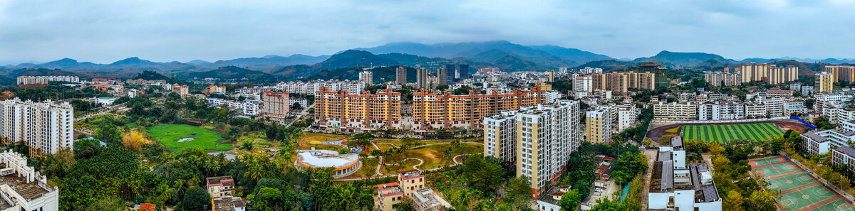 琼中县