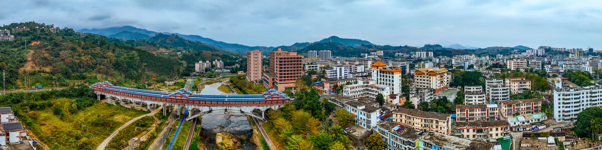 琼中县