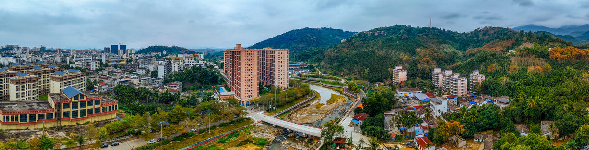 琼中县