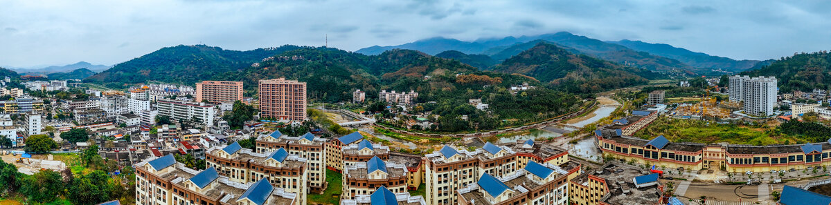 琼中县