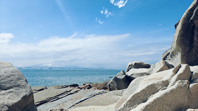 海岸礁石