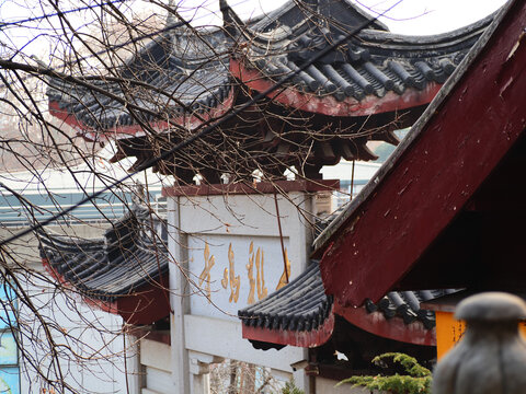 古鸡鸣寺