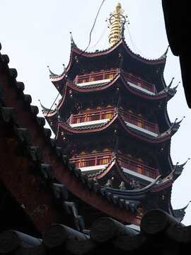 古鸡鸣寺