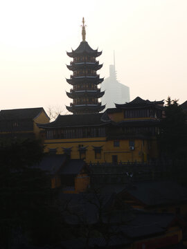 夕阳下的鸡鸣寺
