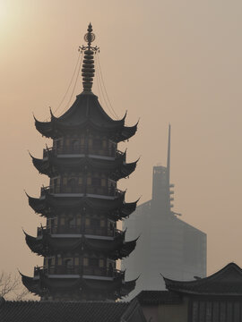 夕阳下的鸡鸣寺