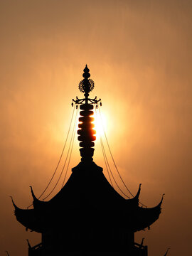 夕阳下的鸡鸣寺