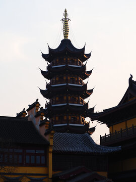 古鸡鸣寺