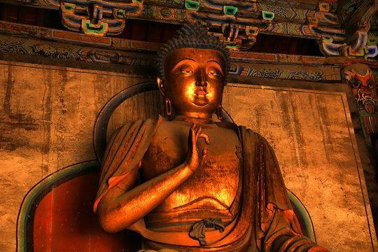 善化寺三圣殿毗卢遮那佛像