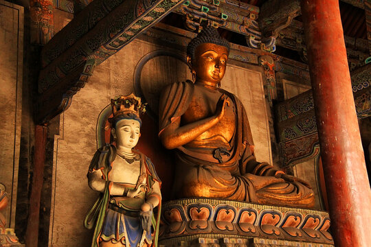 善化寺三圣殿毗卢遮那佛像