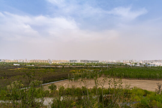 森林公园登高俯拍自然风光美景与城市群